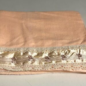 Vintage Salisbury House Peach Embroidered Lace Bath Towel Cotton Polyester Satin